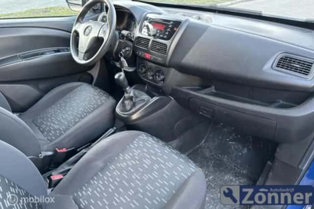Opel Combo (2015) thumbnail 5