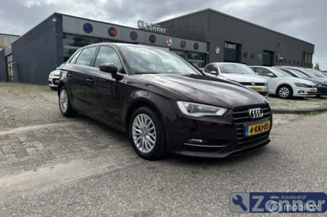 Audi A3 (2013) thumbnail 1