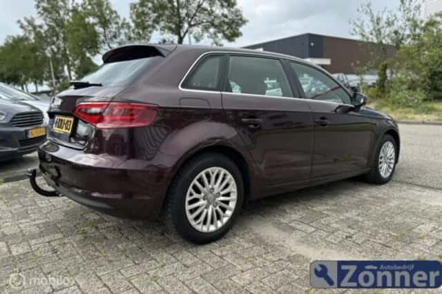 Audi A3 (2013) thumbnail 3