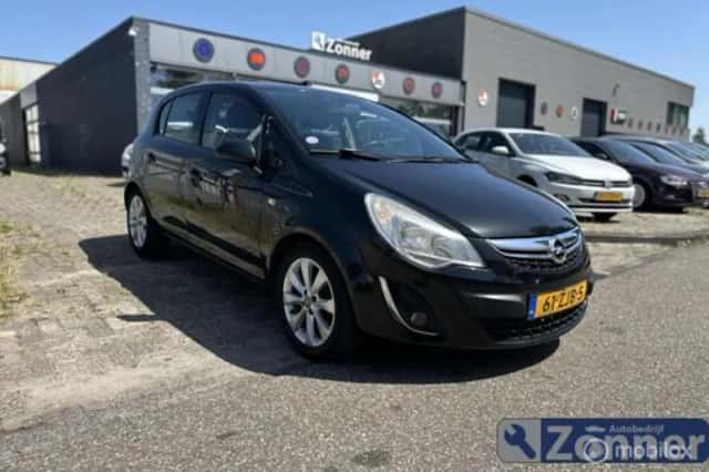 Opel Corsa (2012) thumbnail 1