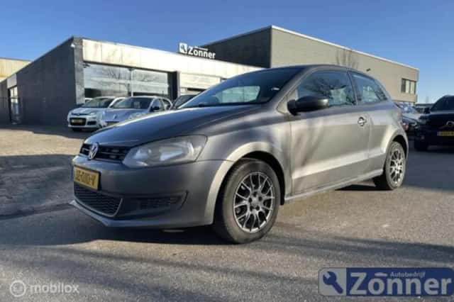 Volkswagen Polo (2011) thumbnail 2