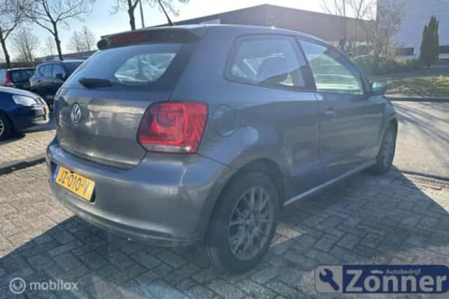 Volkswagen Polo (2011) thumbnail 3