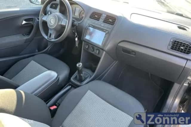 Volkswagen Polo (2011) thumbnail 5