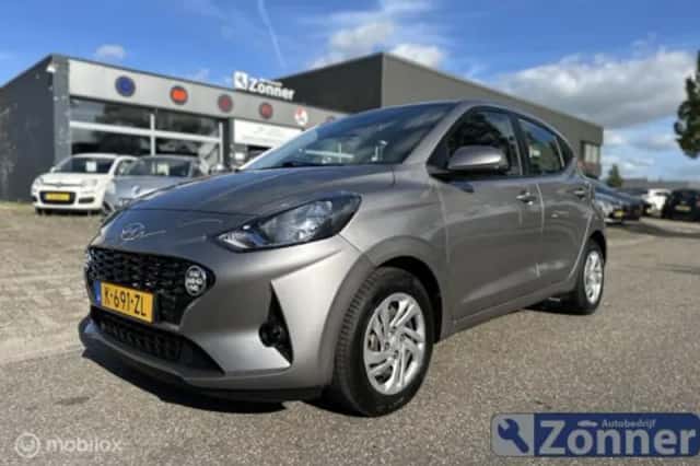 Hyundai i10 (2021) thumbnail 2