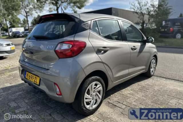 Hyundai i10 (2021) thumbnail 3