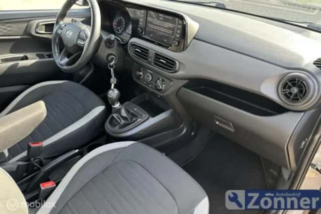Hyundai i10 (2021) thumbnail 5