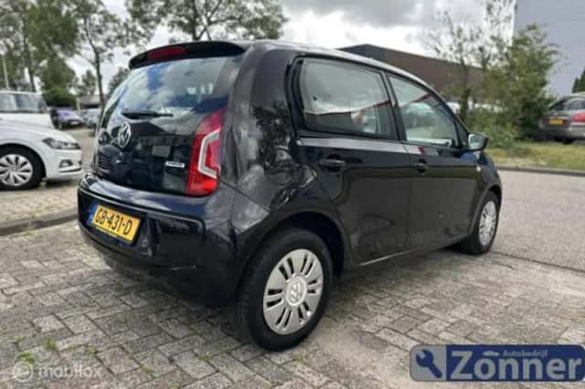 Volkswagen Up! (2015) thumbnail 3