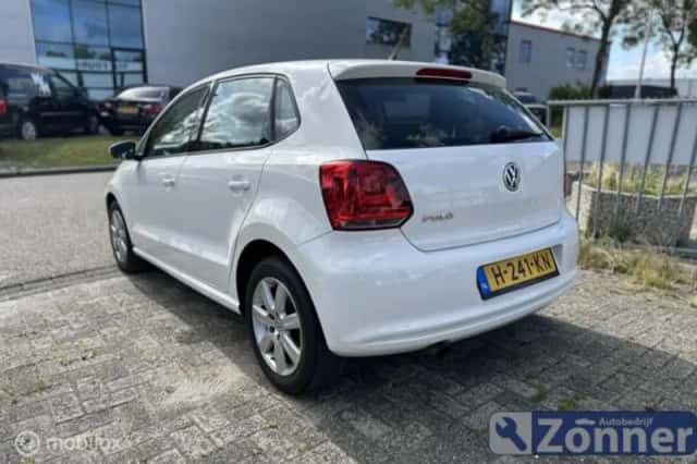 Volkswagen Polo (2010) thumbnail 4