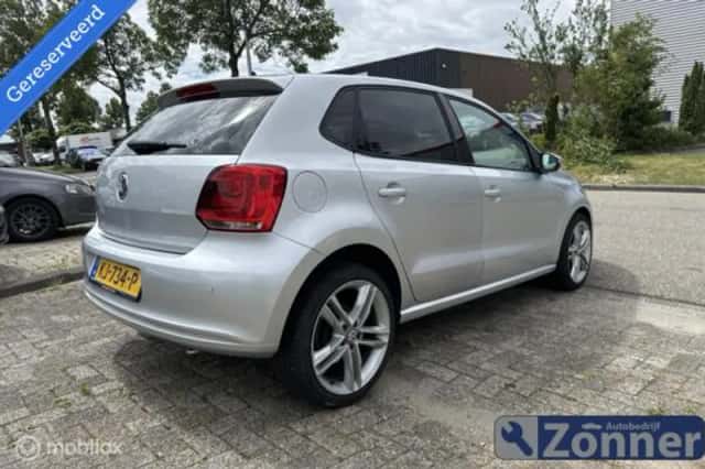 Volkswagen Polo (2009) thumbnail 3