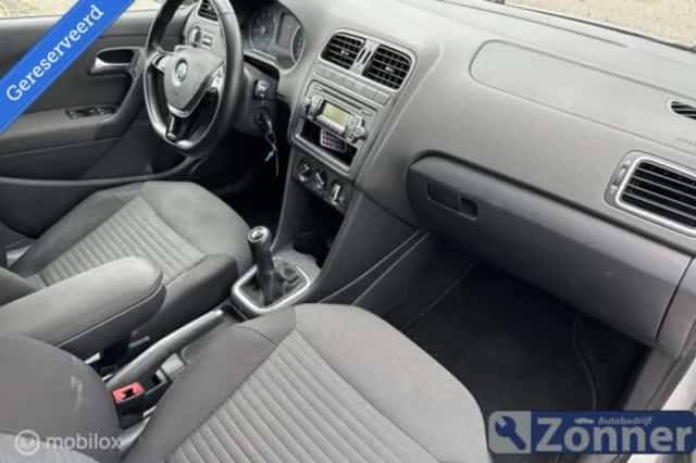 Volkswagen Polo (2009) thumbnail 4