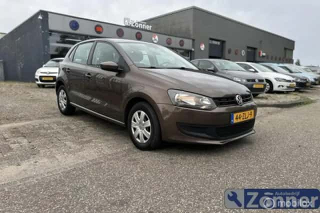 Volkswagen Polo (2013) thumbnail 1