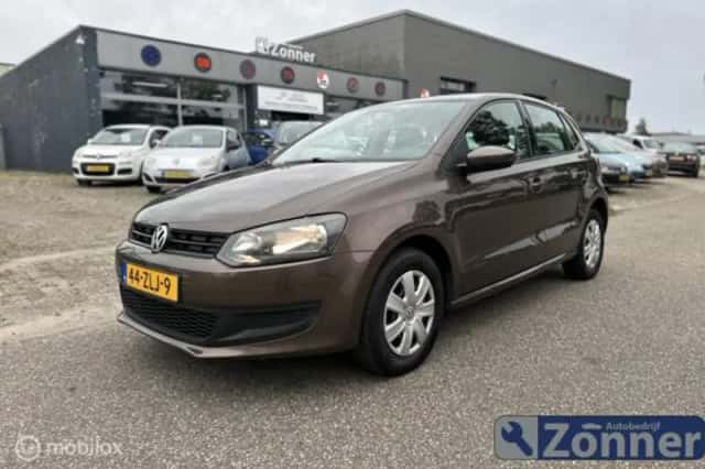Volkswagen Polo (2013) thumbnail 2