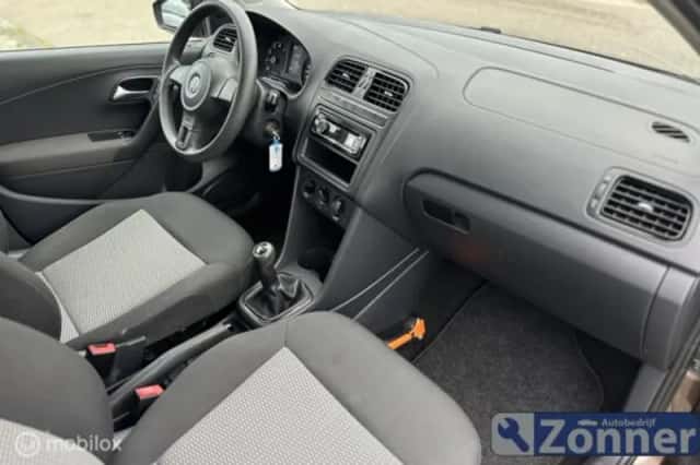 Volkswagen Polo (2013) thumbnail 5