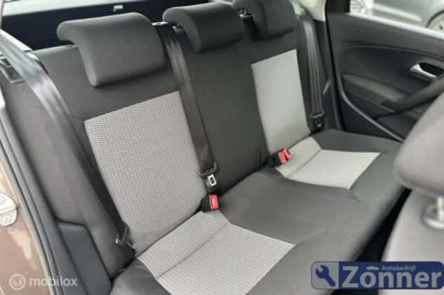 Volkswagen Polo (2013) thumbnail 6