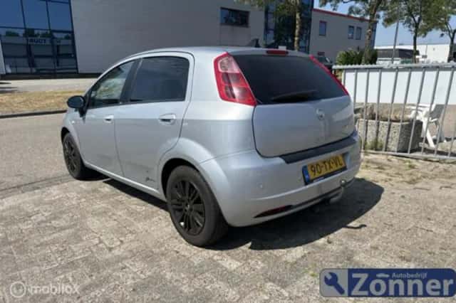 Fiat Grande Punto (2007) thumbnail 4