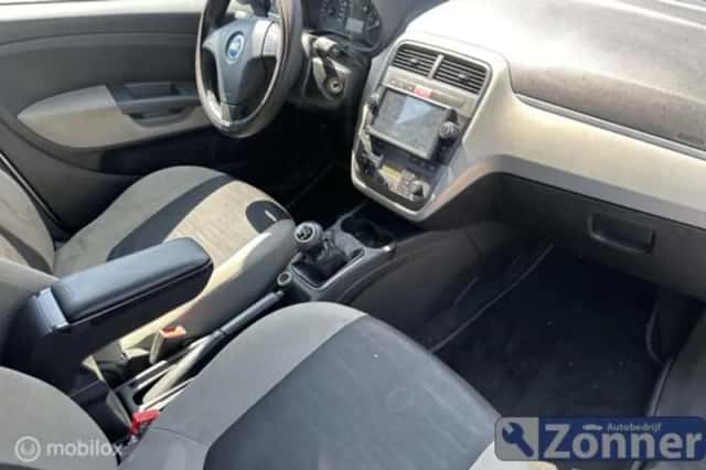 Fiat Grande Punto (2007) thumbnail 5