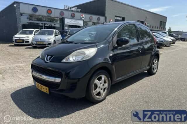 Peugeot 107 (2012) thumbnail 2