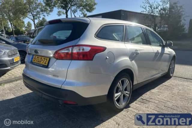 Ford Focus (2014) thumbnail 2