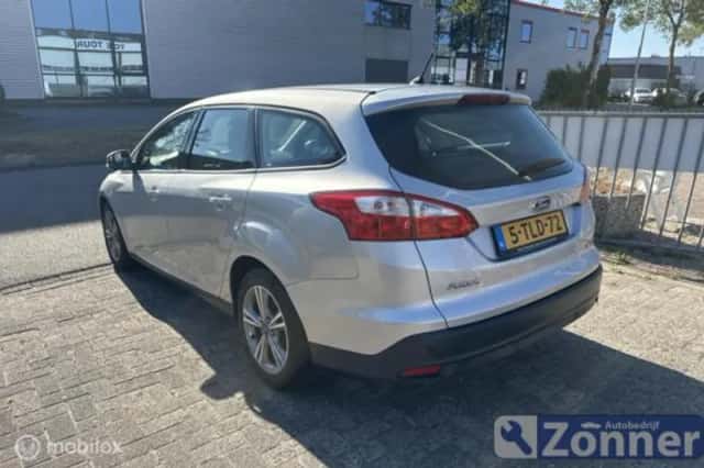 Ford Focus (2014) thumbnail 3