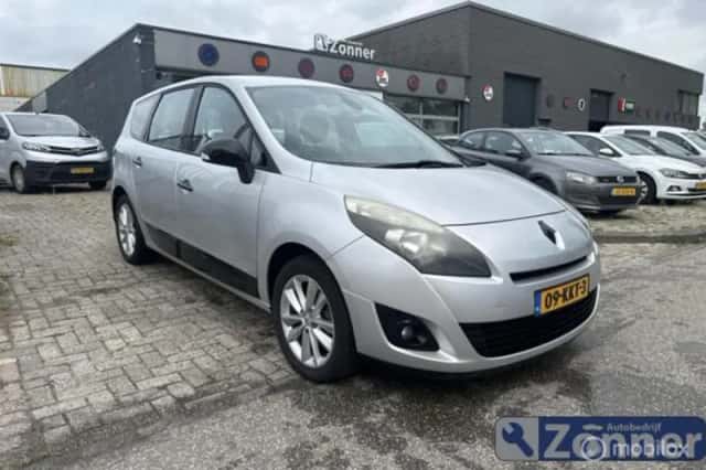 Renault Scénic (2010) thumbnail 1