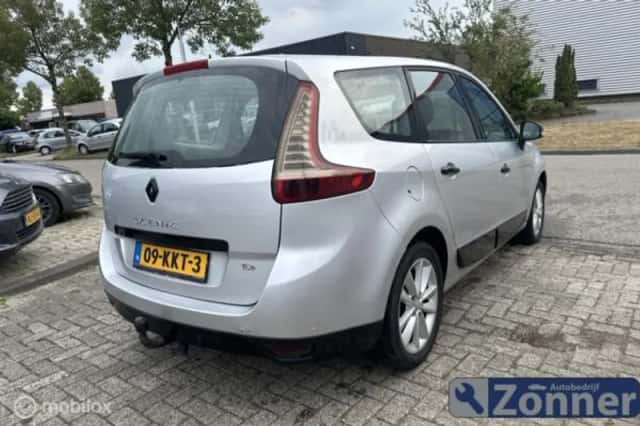 Renault Scénic (2010) thumbnail 3