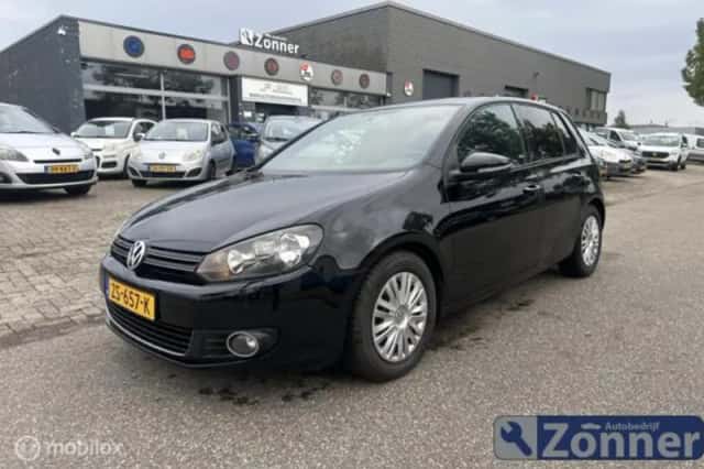 Volkswagen Golf (2009) thumbnail 2