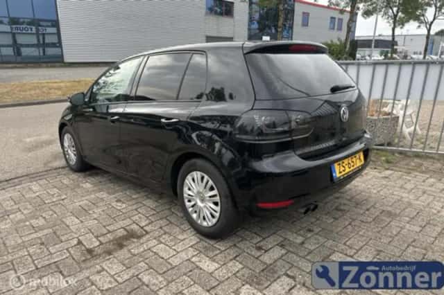 Volkswagen Golf (2009) thumbnail 4