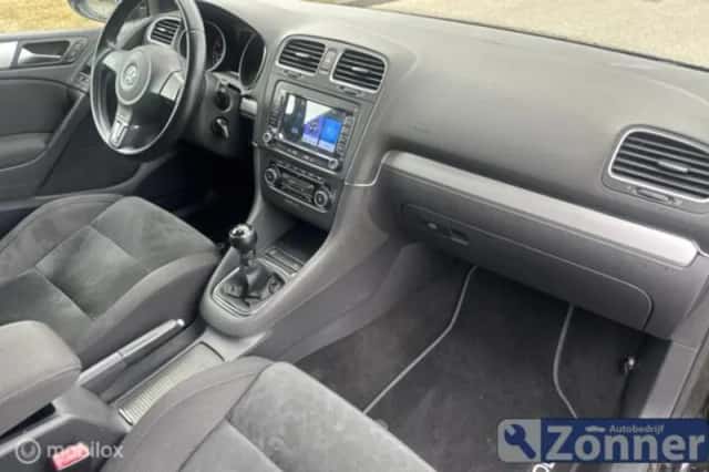 Volkswagen Golf (2009) thumbnail 5