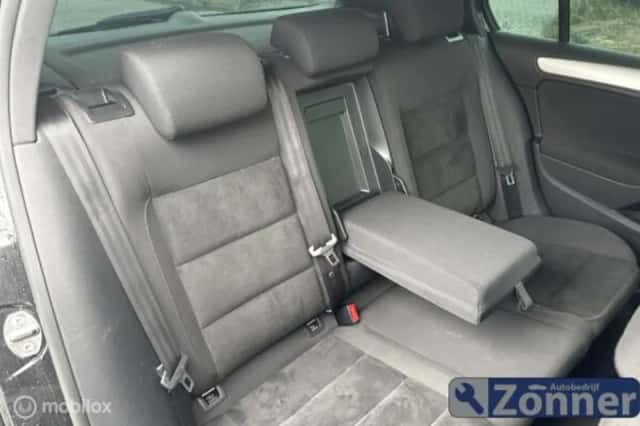 Volkswagen Golf (2009) thumbnail 6