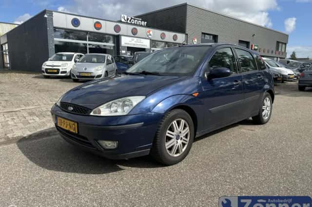 Ford Focus (2004) thumbnail 2