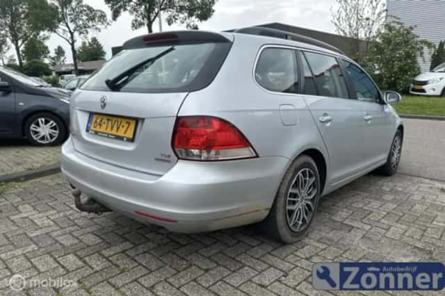 Volkswagen Golf (2012) thumbnail 3