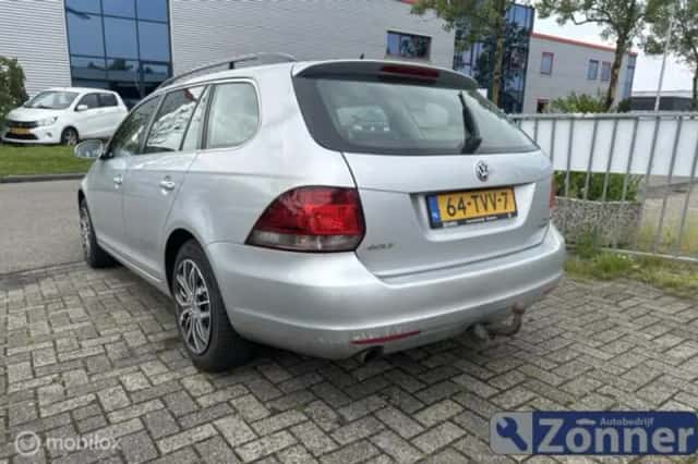 Volkswagen Golf (2012) thumbnail 4