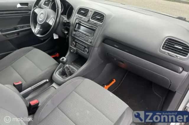 Volkswagen Golf (2012) thumbnail 5