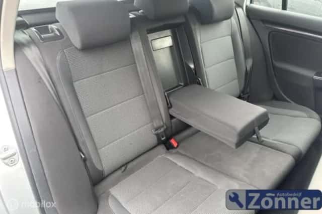 Volkswagen Golf (2012) thumbnail 6