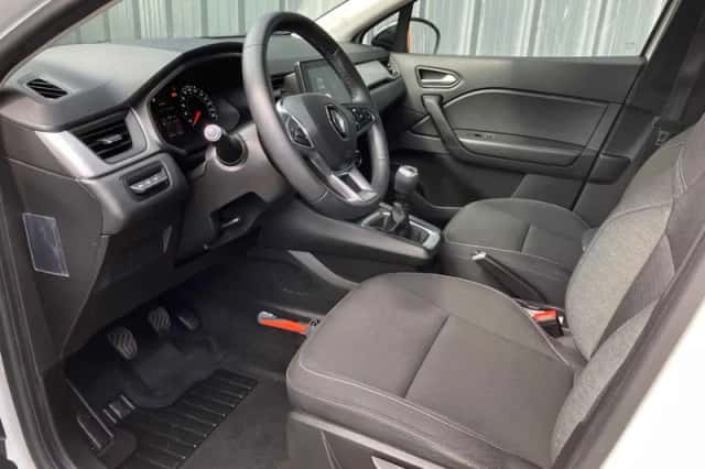 Renault Captur (2021) thumbnail 6