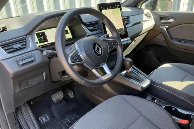 Renault Captur (2025) thumbnail 5