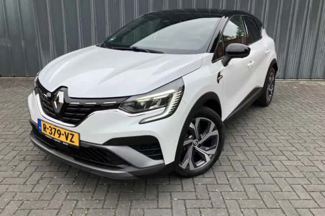 Renault Captur (2022) thumbnail 2