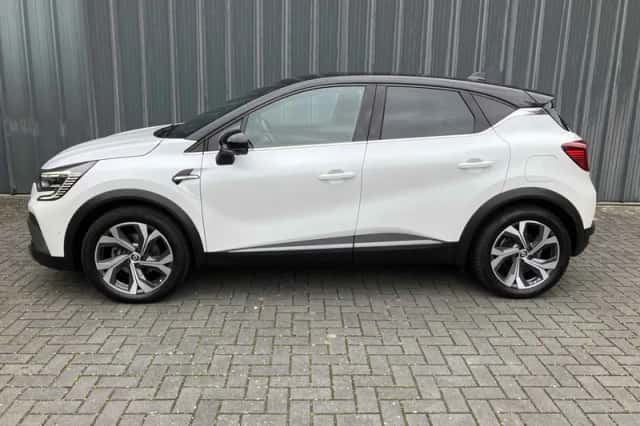 Renault Captur (2022) thumbnail 3
