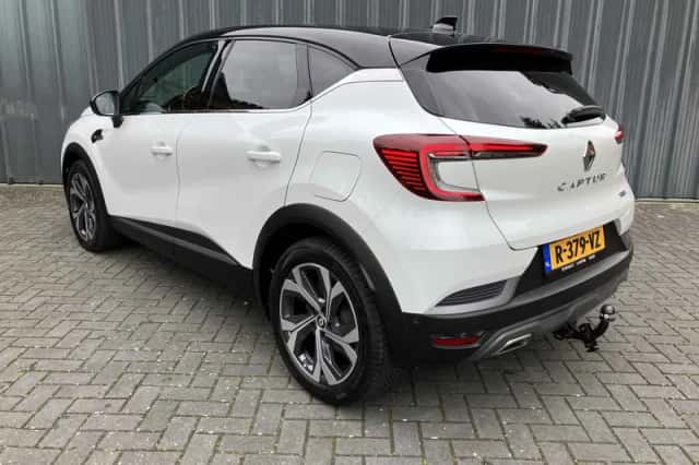 Renault Captur (2022) thumbnail 4