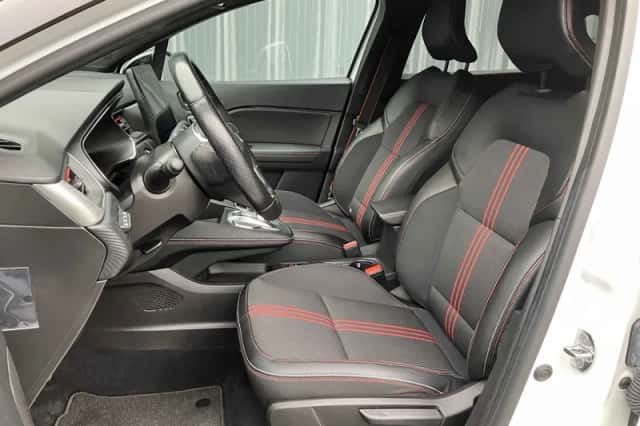 Renault Captur (2022) thumbnail 6