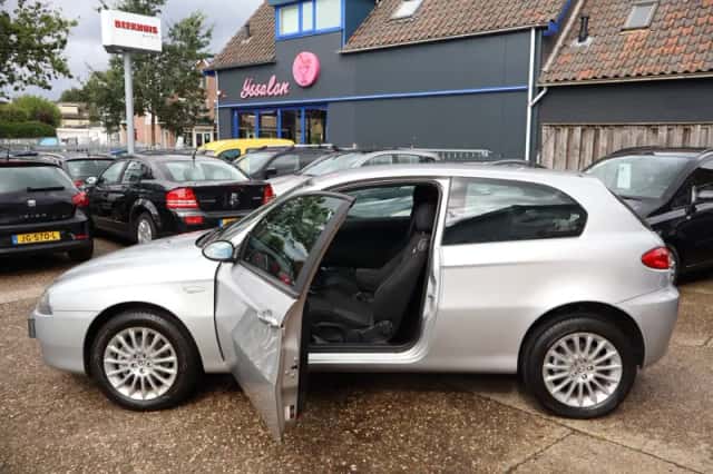 Alfa Romeo 147 (2006) thumbnail 5