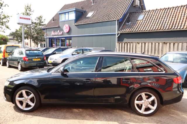 Audi A4 (2008) thumbnail 4