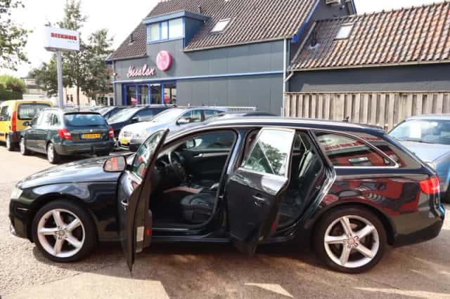 Audi A4 (2008) thumbnail 5