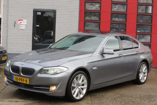 BMW 5-Serie (2011) thumbnail 1