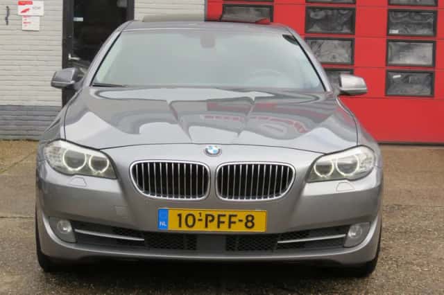 BMW 5-Serie (2011) thumbnail 2