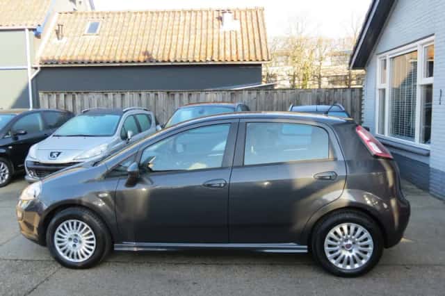 Fiat Punto (2011) thumbnail 4