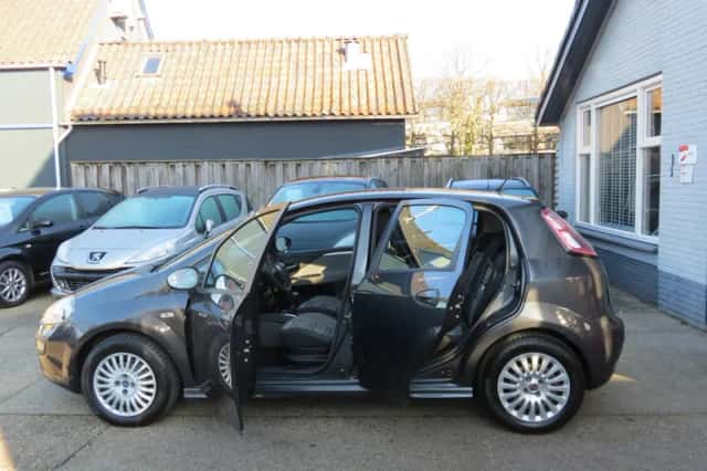 Fiat Punto (2011) thumbnail 5