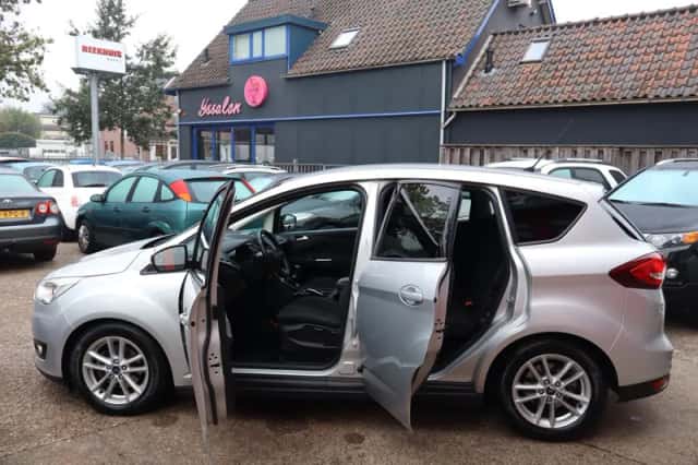 Ford C-Max (2016) thumbnail 5