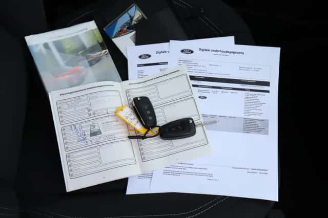 Ford C-Max (2016) thumbnail 6