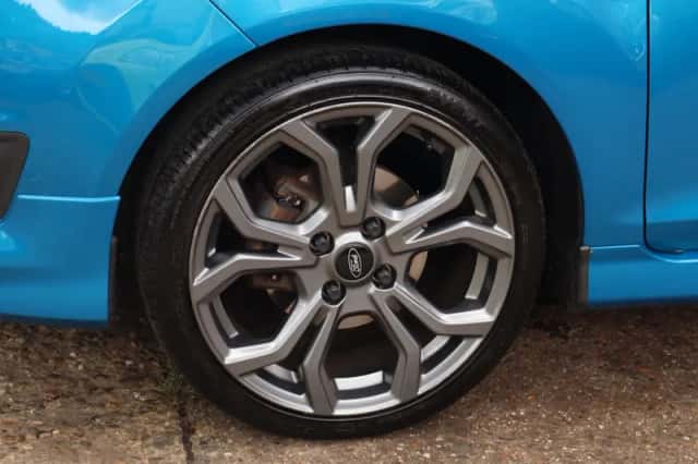 Ford Fiesta (2013) thumbnail 6